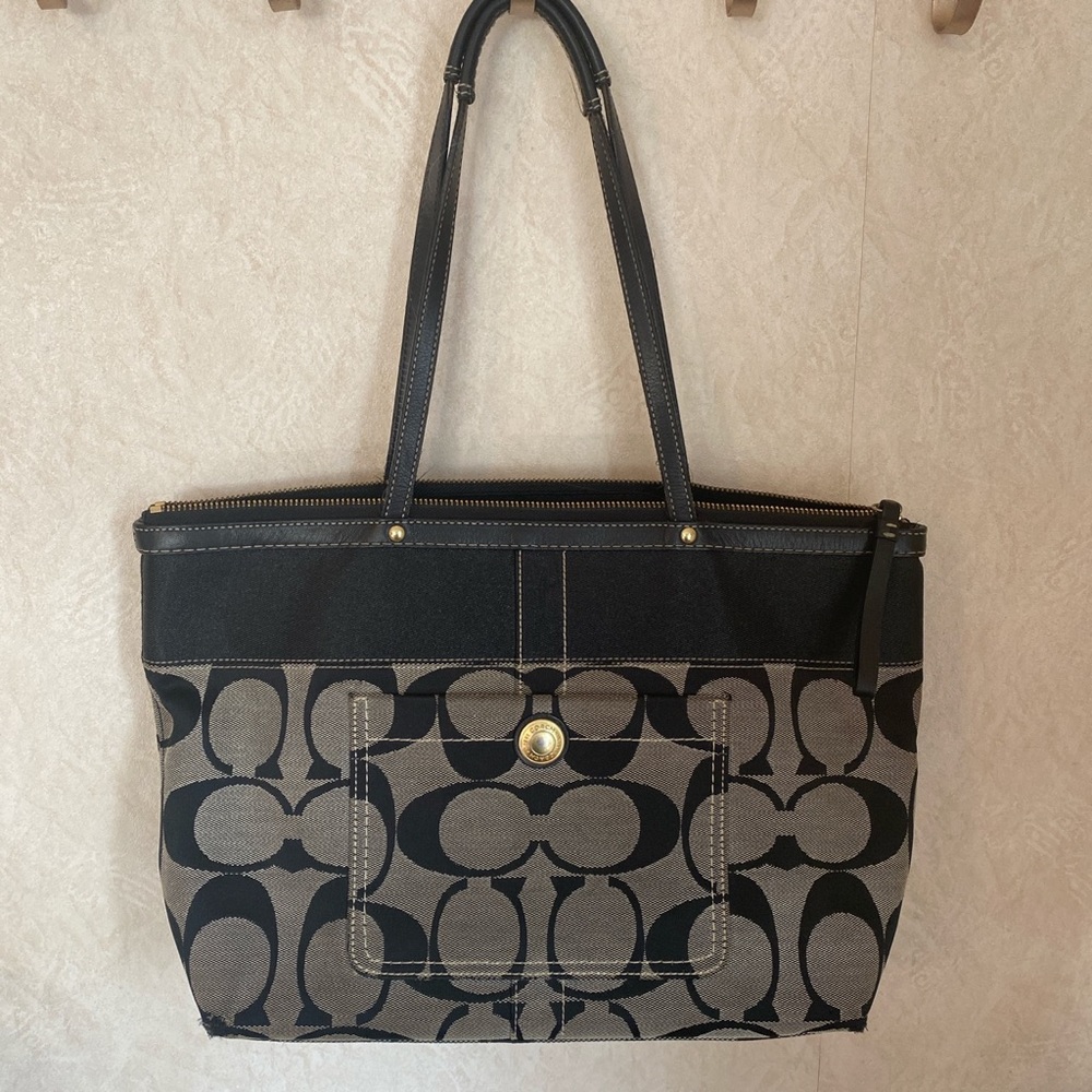 Classic Coach Shoulder Bag- FREE SHIPPING